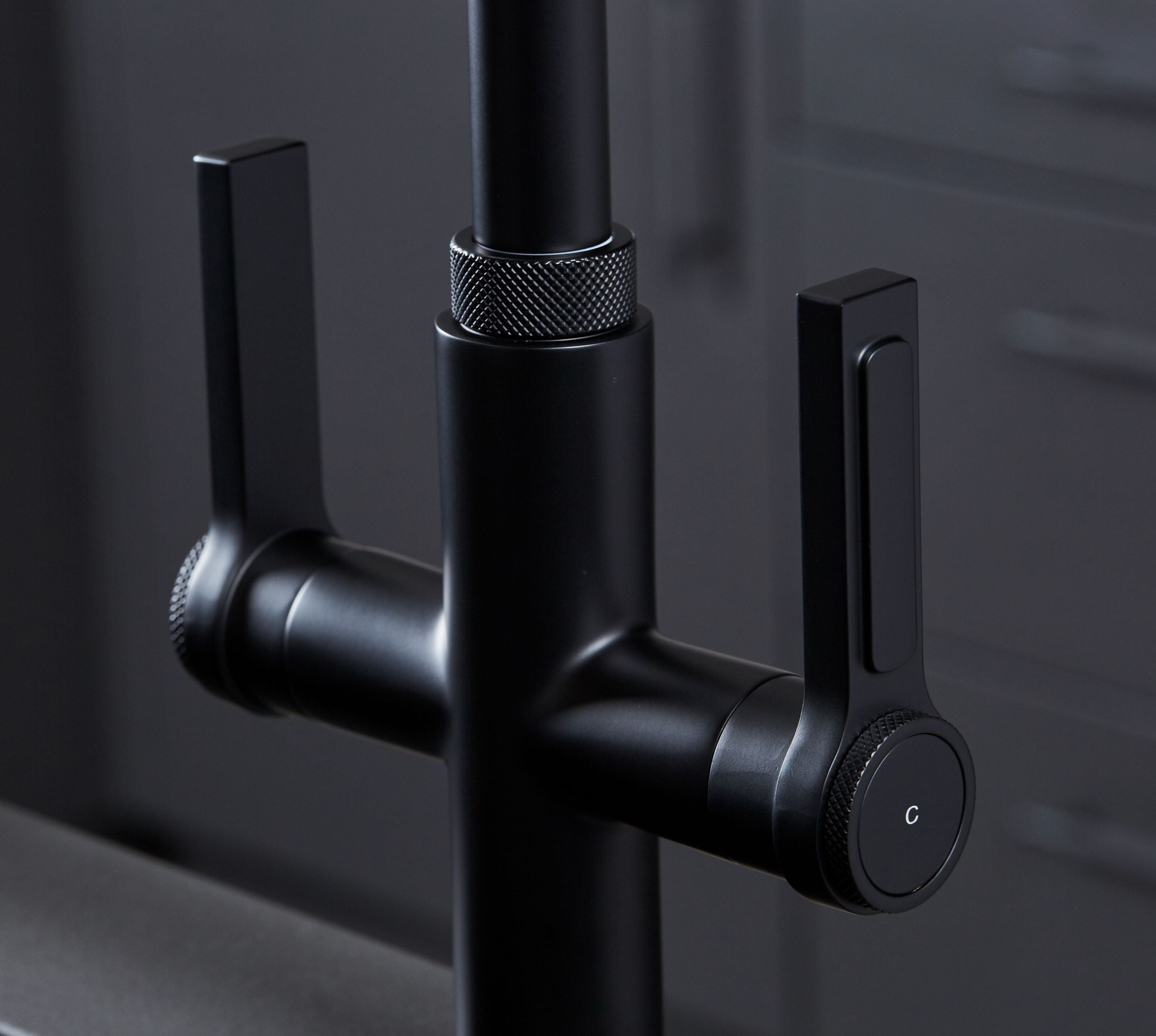 Artesano Monobloc Tap Black