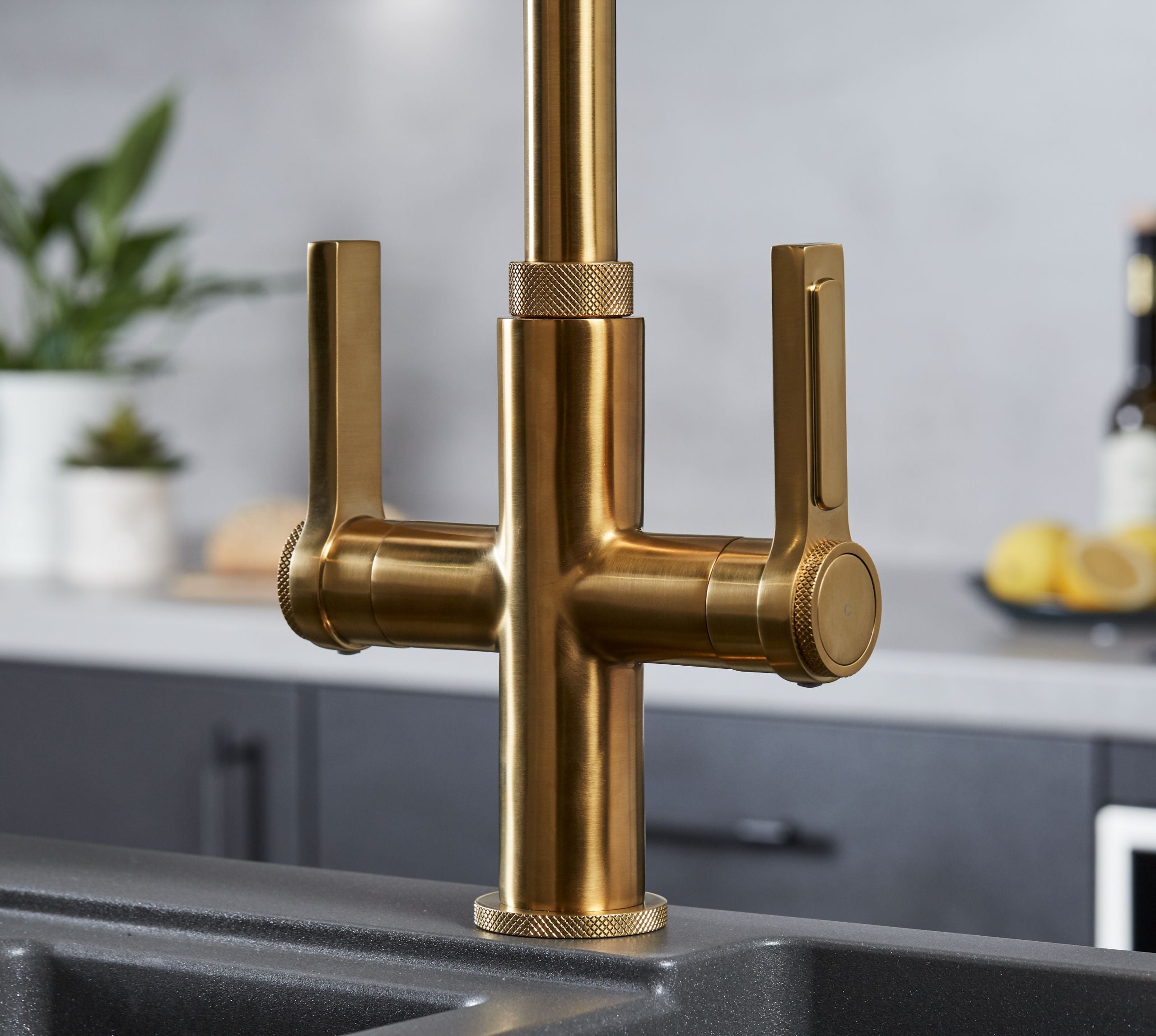 Artesano Monobloc Tap Brushed Brass