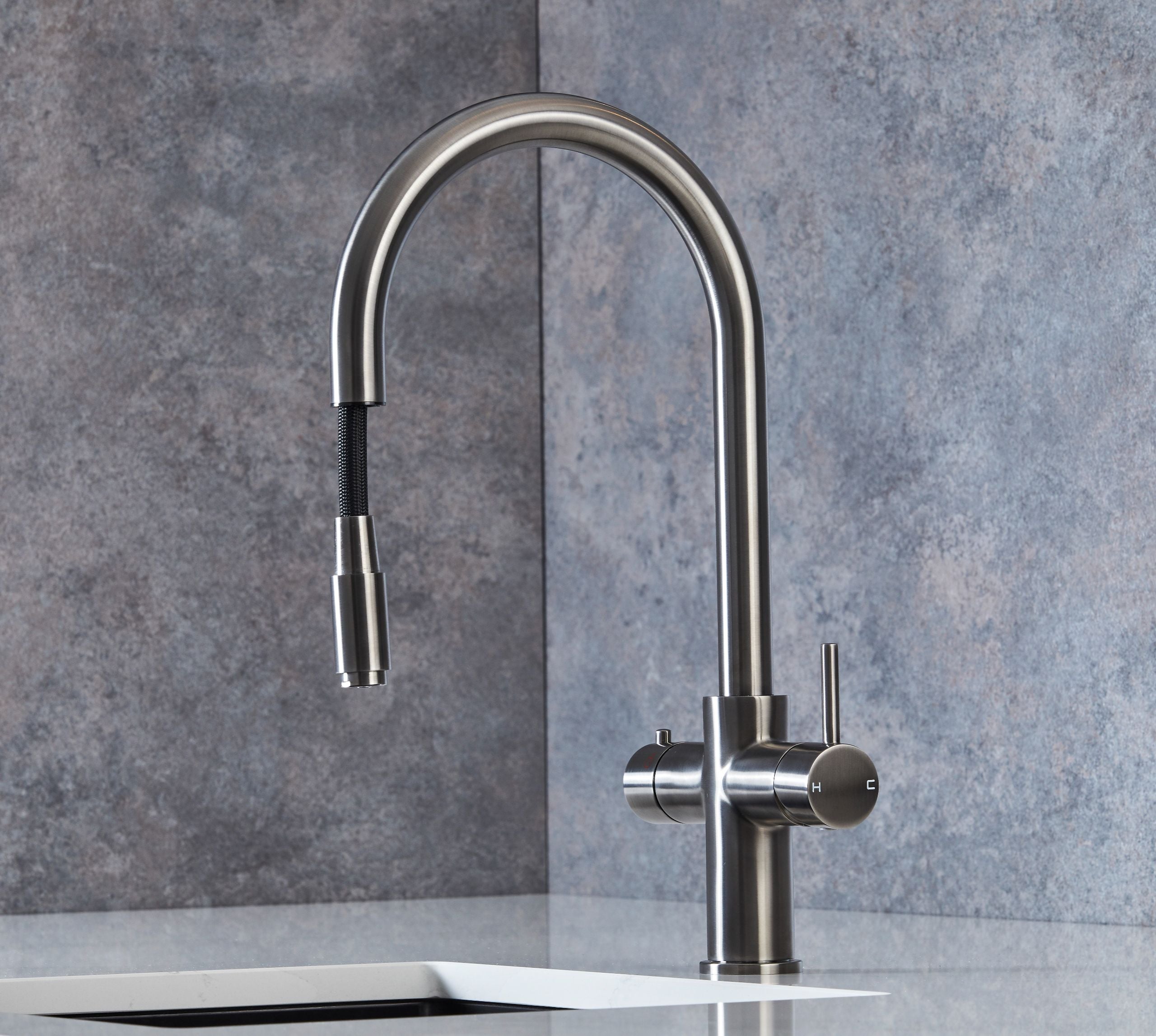 Astra 3-in-1 Pull-Out: Swan Neck - Gun Metal