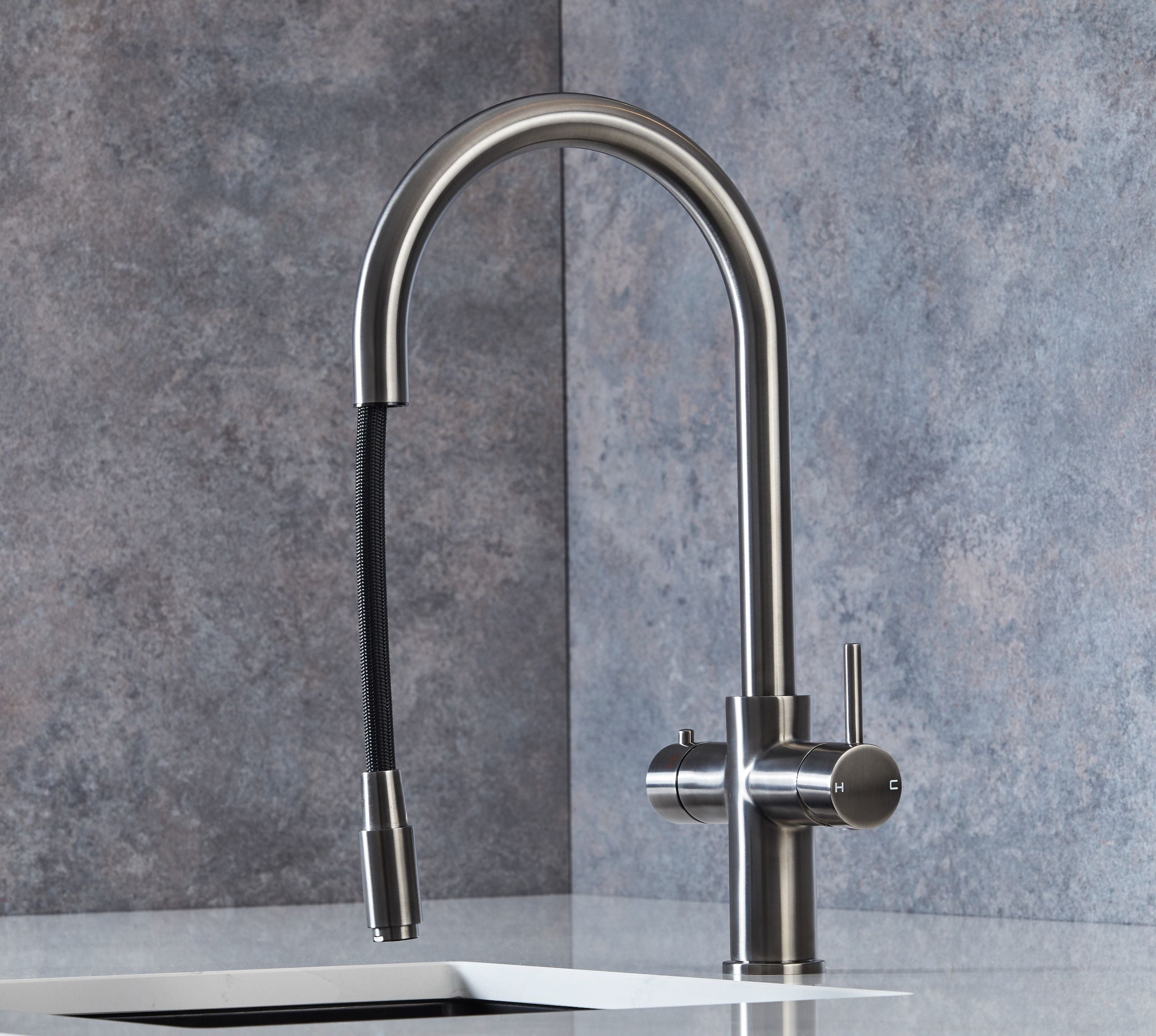 Astra 3-in-1 Pull-Out: Swan Neck - Gun Metal