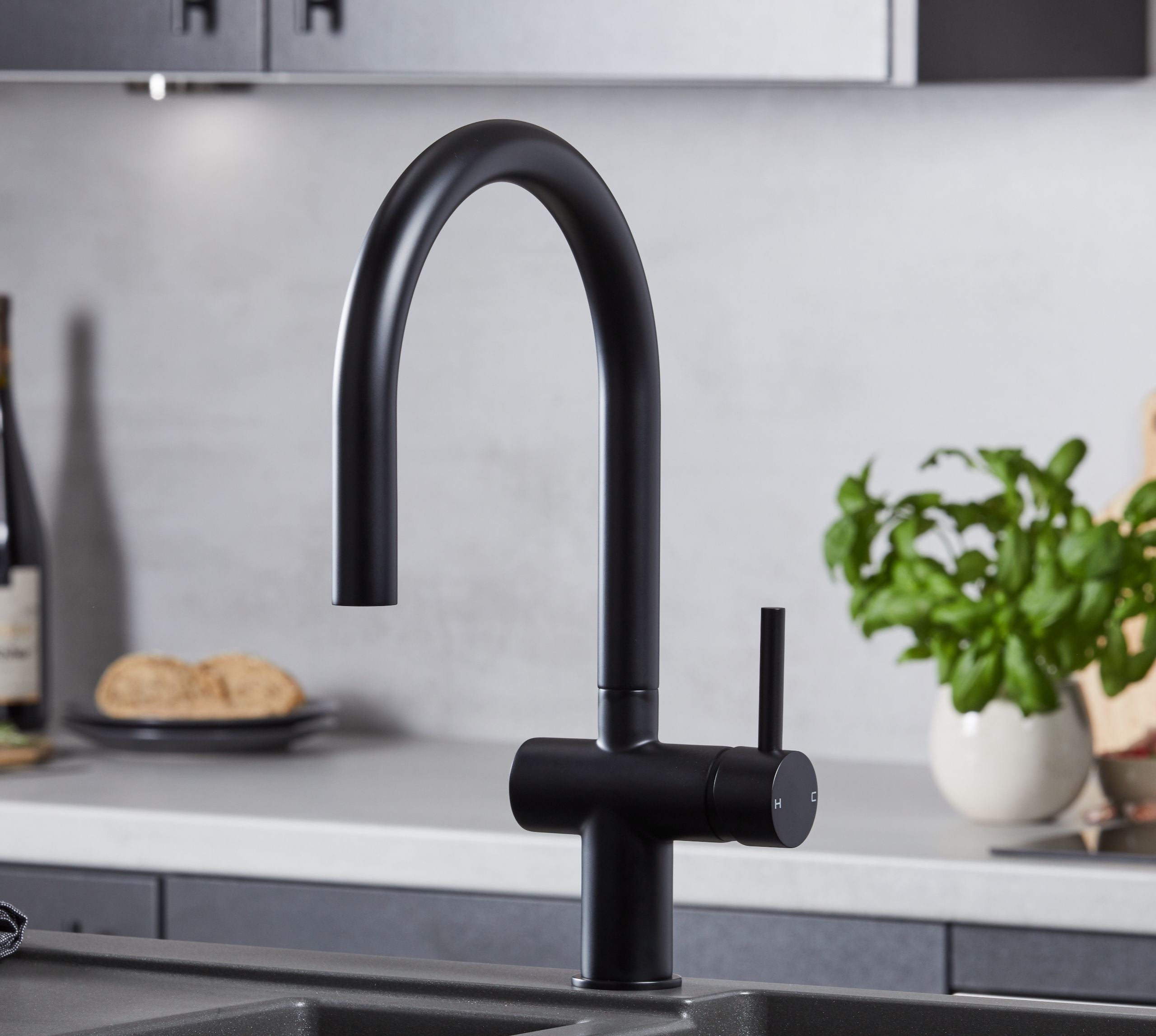 Rievaulx Pull Out Tap - Matt Black