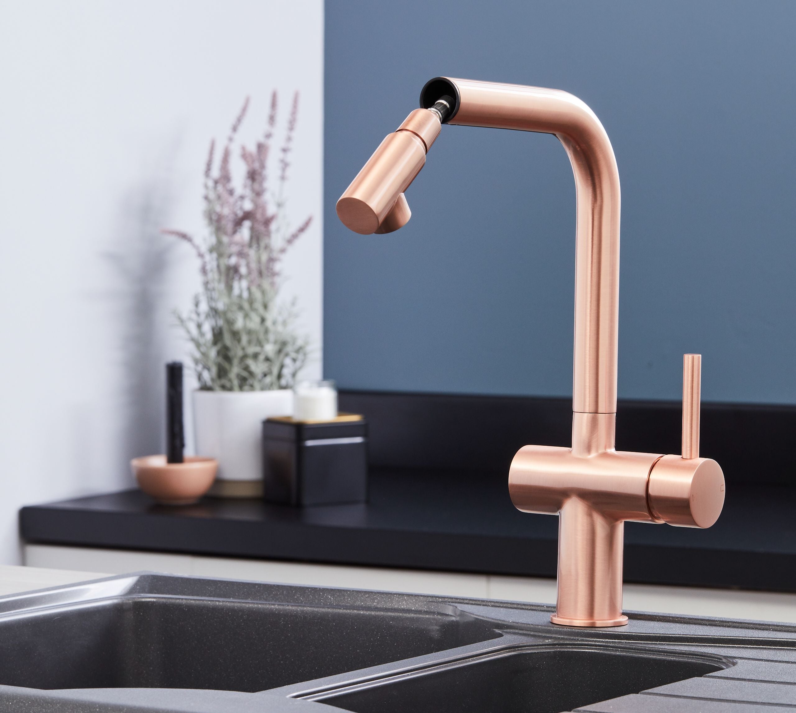 Ingleton L Shaped Single Lever Handle Pull Out - Copper