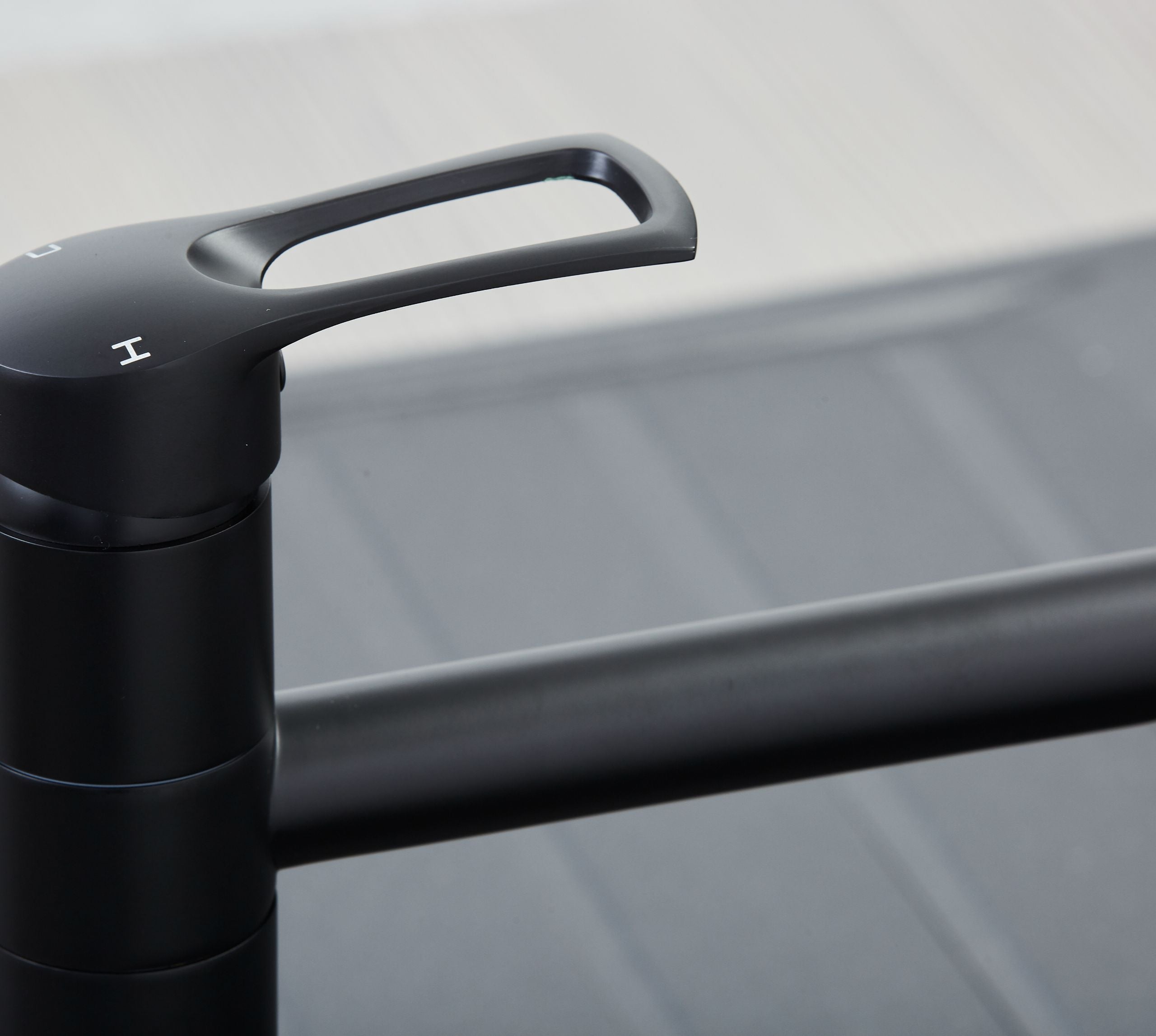 Aysgarth - Mono Bloc Single Tpo Lever , Round Body Tap - Matt Black