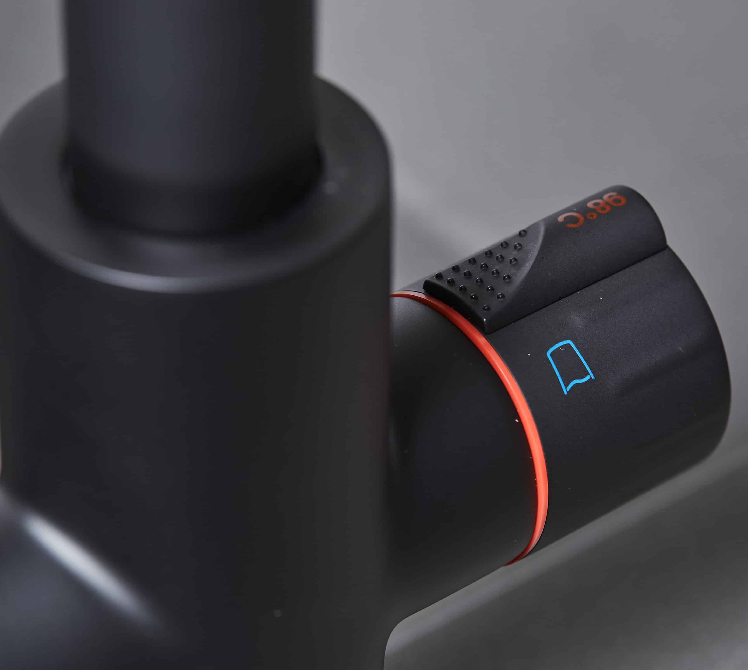 Platinum 4-in-1 Pull-Out: Swan Neck - Matt Black