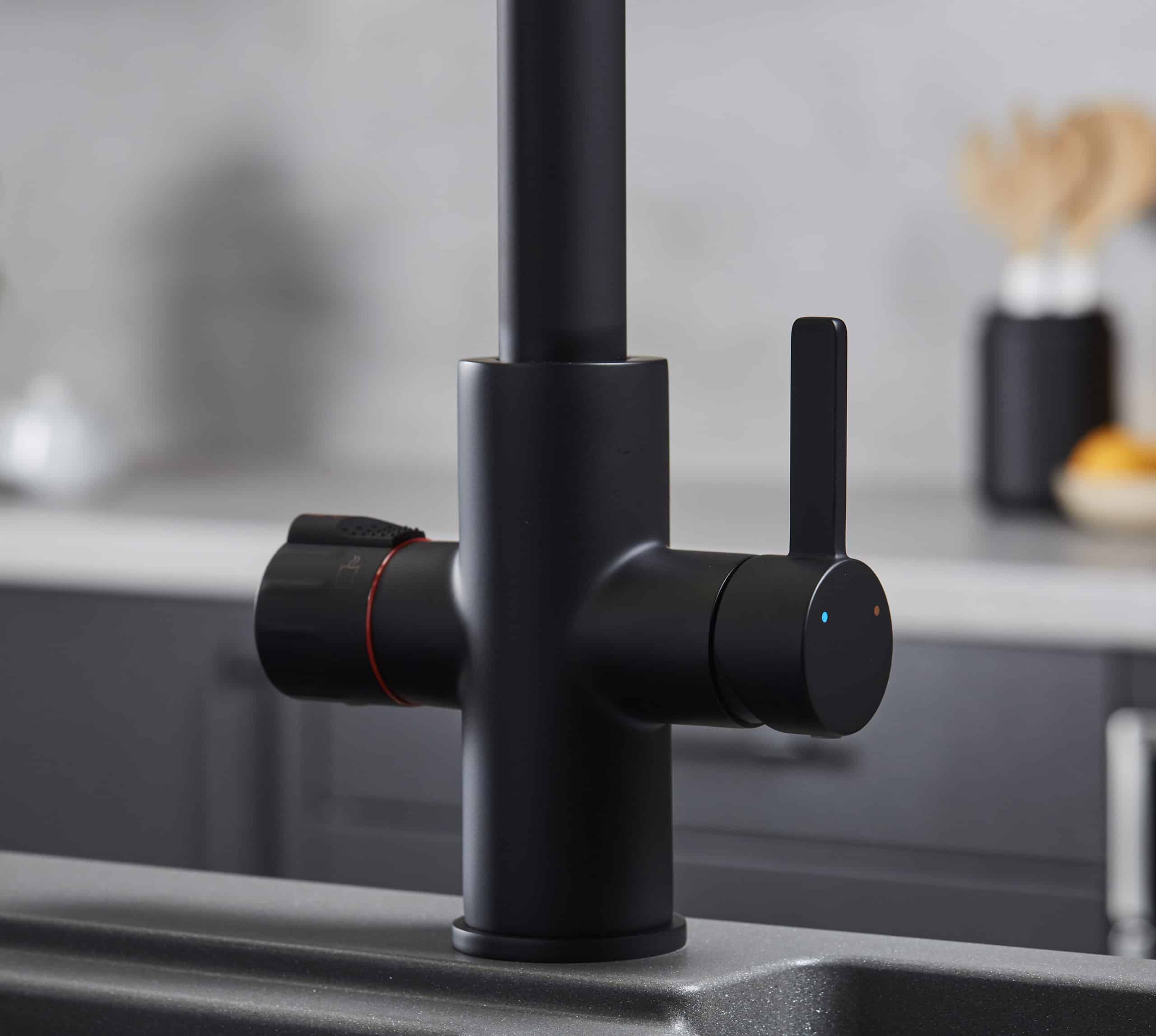 Platinum 4-in-1 Pull-Out: Swan Neck - Matt Black