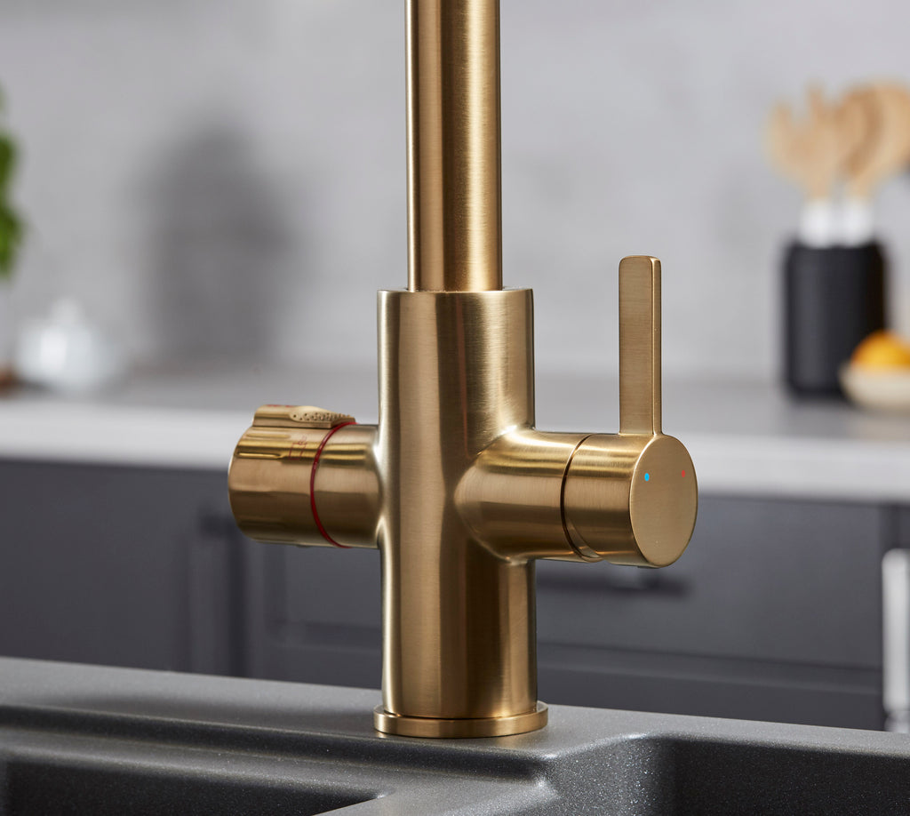 Platinum 4-in-1 Pull-Out: Swan Neck - Brushed Gold