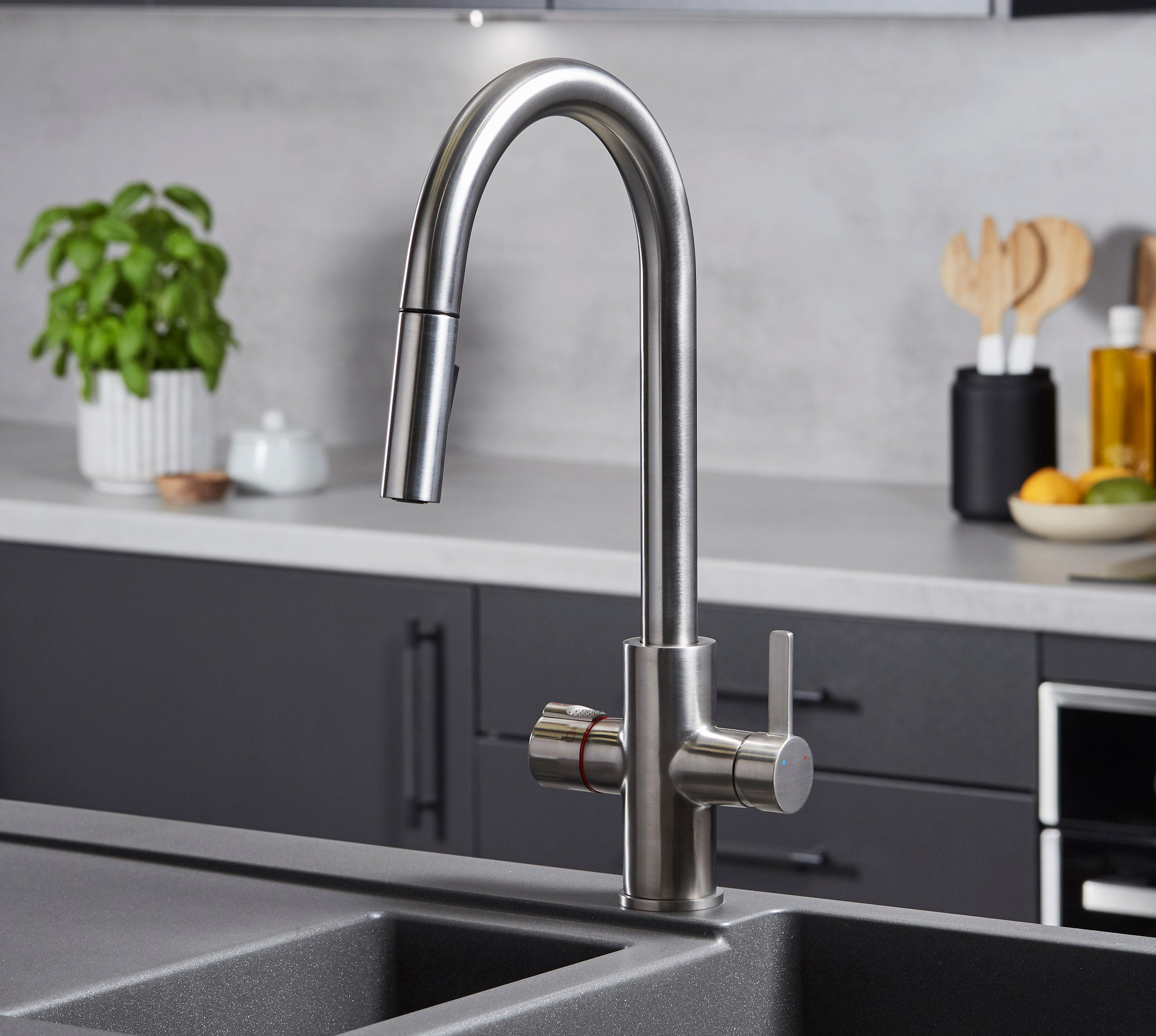 Platinum 4-in-1 Pull-Out: Swan Neck - Brushed Nickel