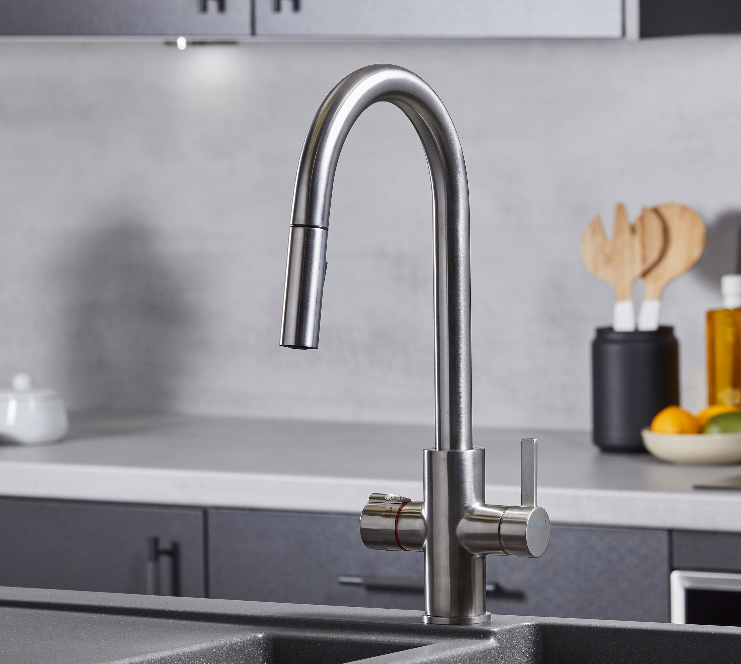 Platinum 4-in-1 Pull-Out: Swan Neck - Brushed Nickel