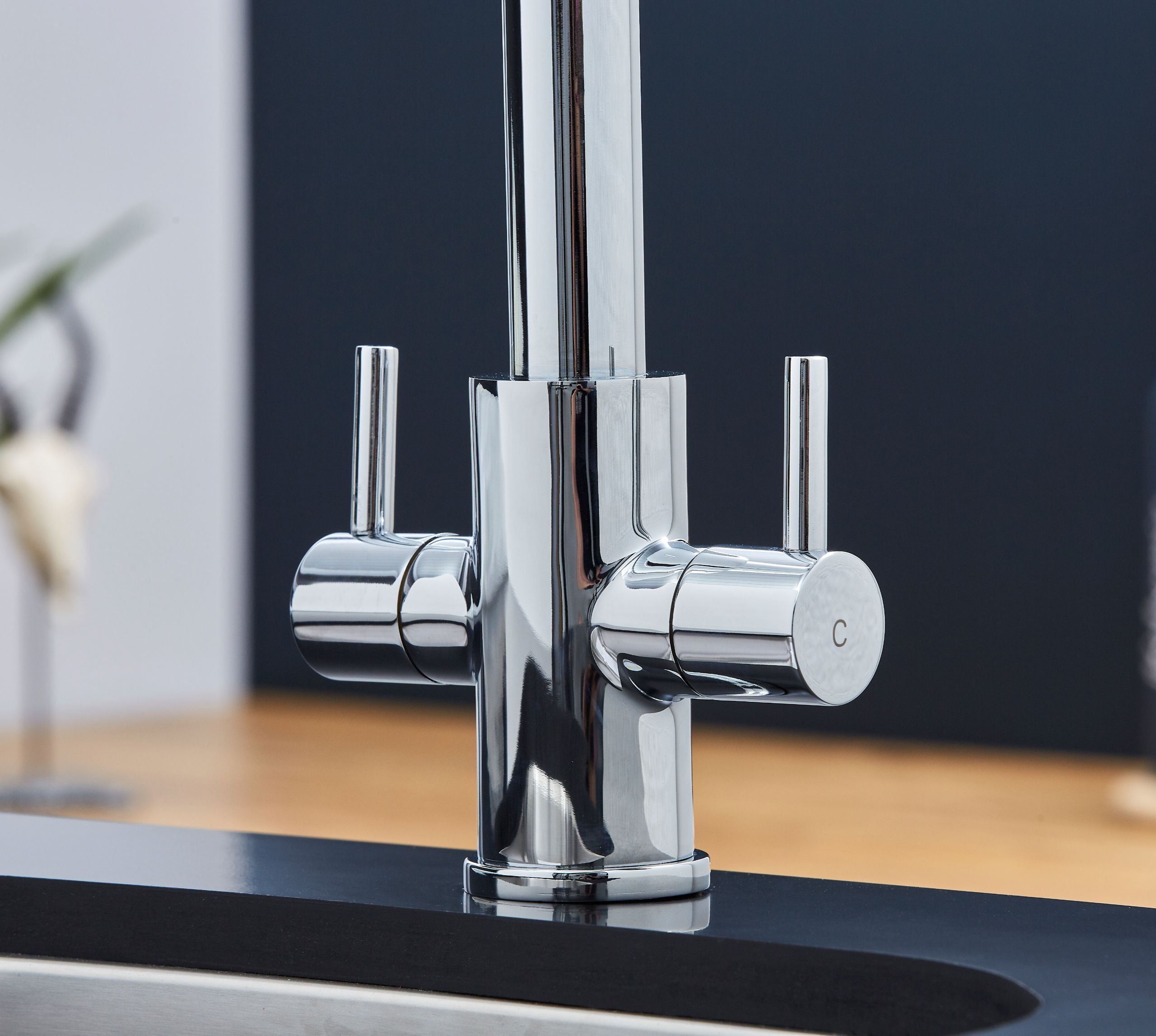 Shannon - Pull Out Twin Handle Swan Neck Mono Bloc Tap - Chrome