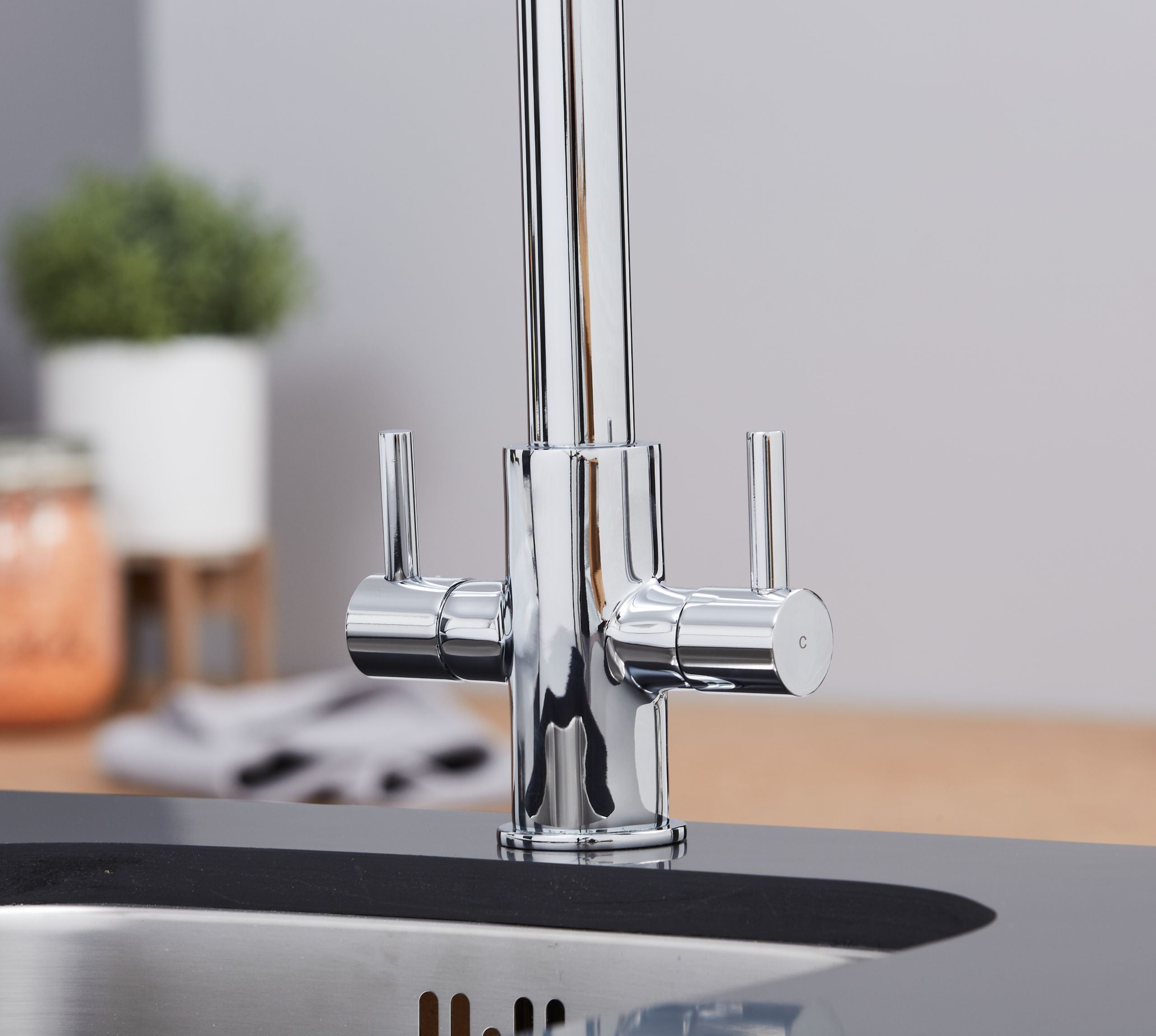 Shannon - Pull Out Twin Handle Swan Neck Mono Bloc Tap - Chrome