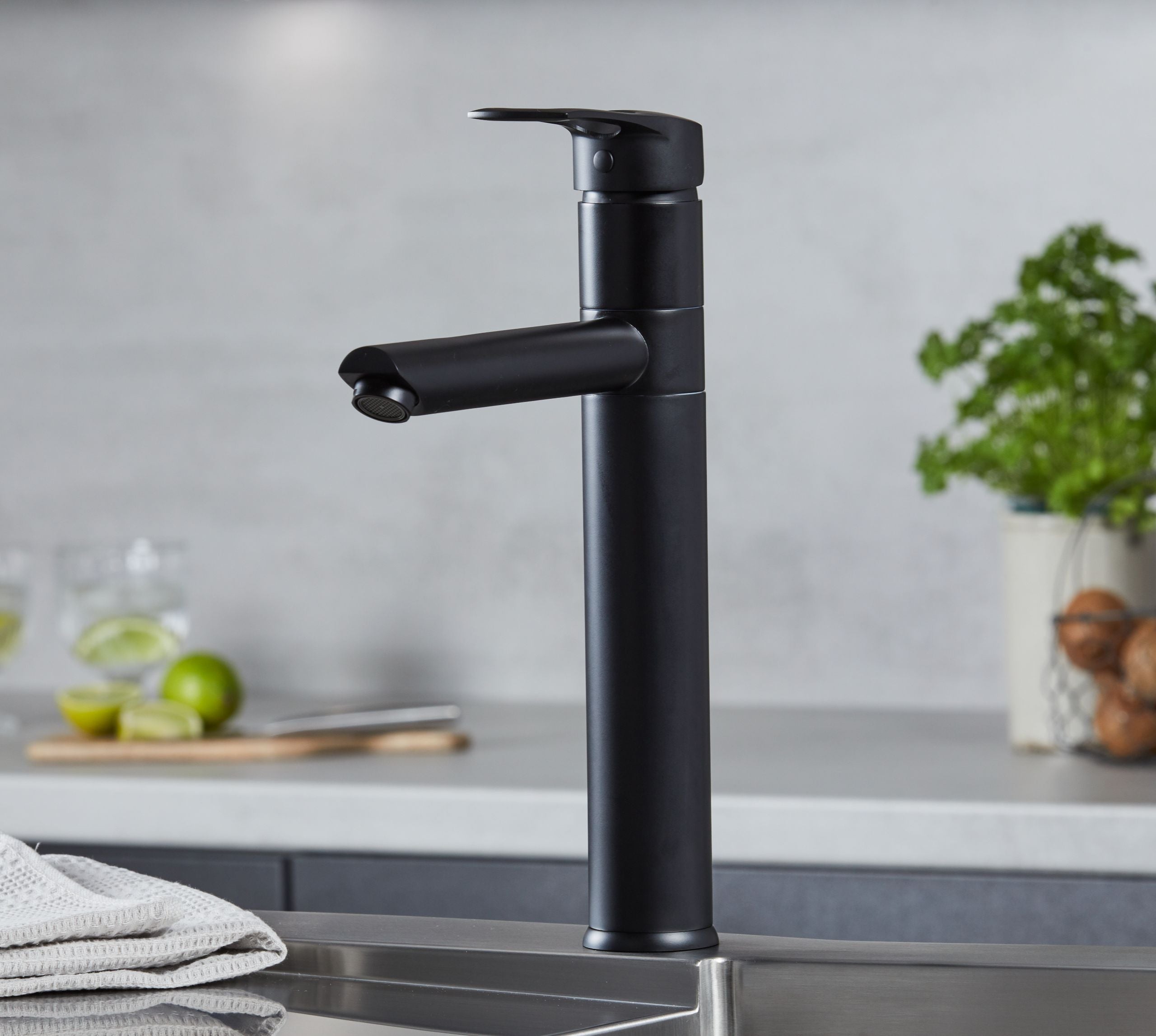 Aysgarth - Mono Bloc Single Tpo Lever , Round Body Tap - Matt Black