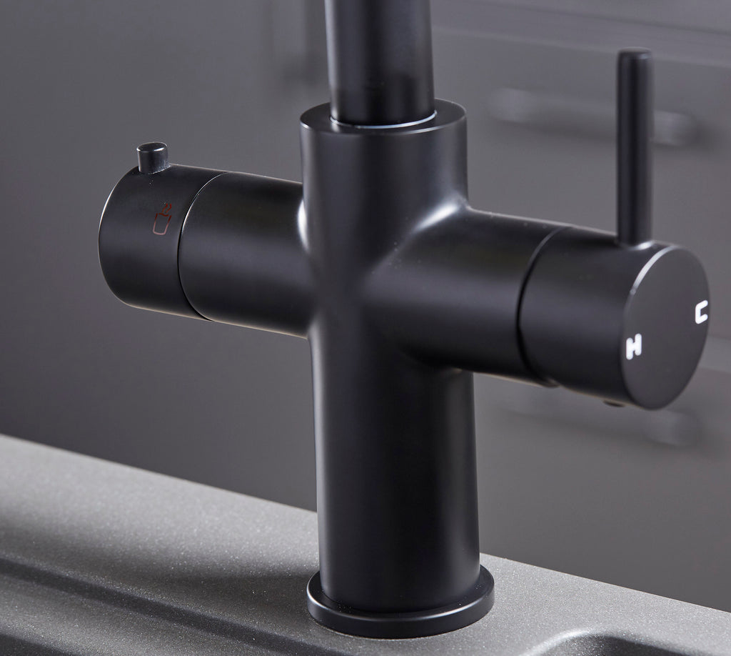 Astra 3-in-1 Pull-Out: Swan Neck - Matt Black