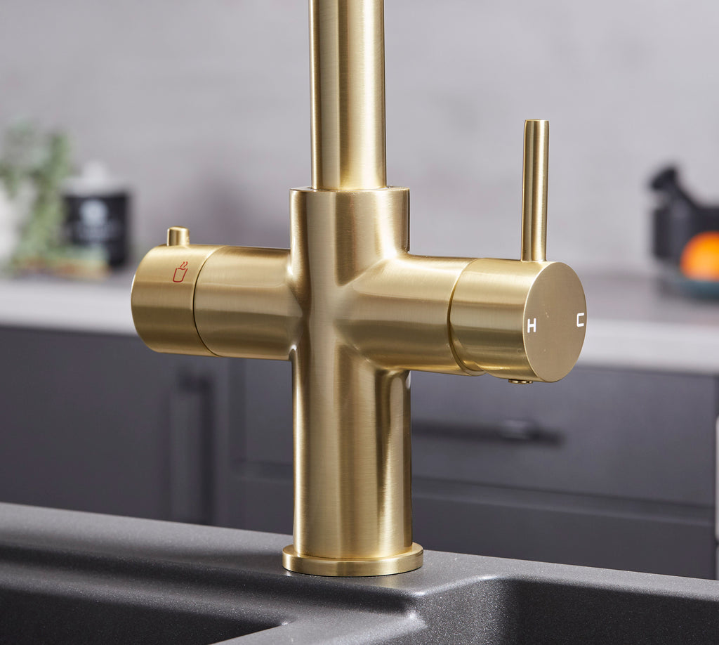 Astra 3-in-1 Pull-Out: Swan Neck - Gold