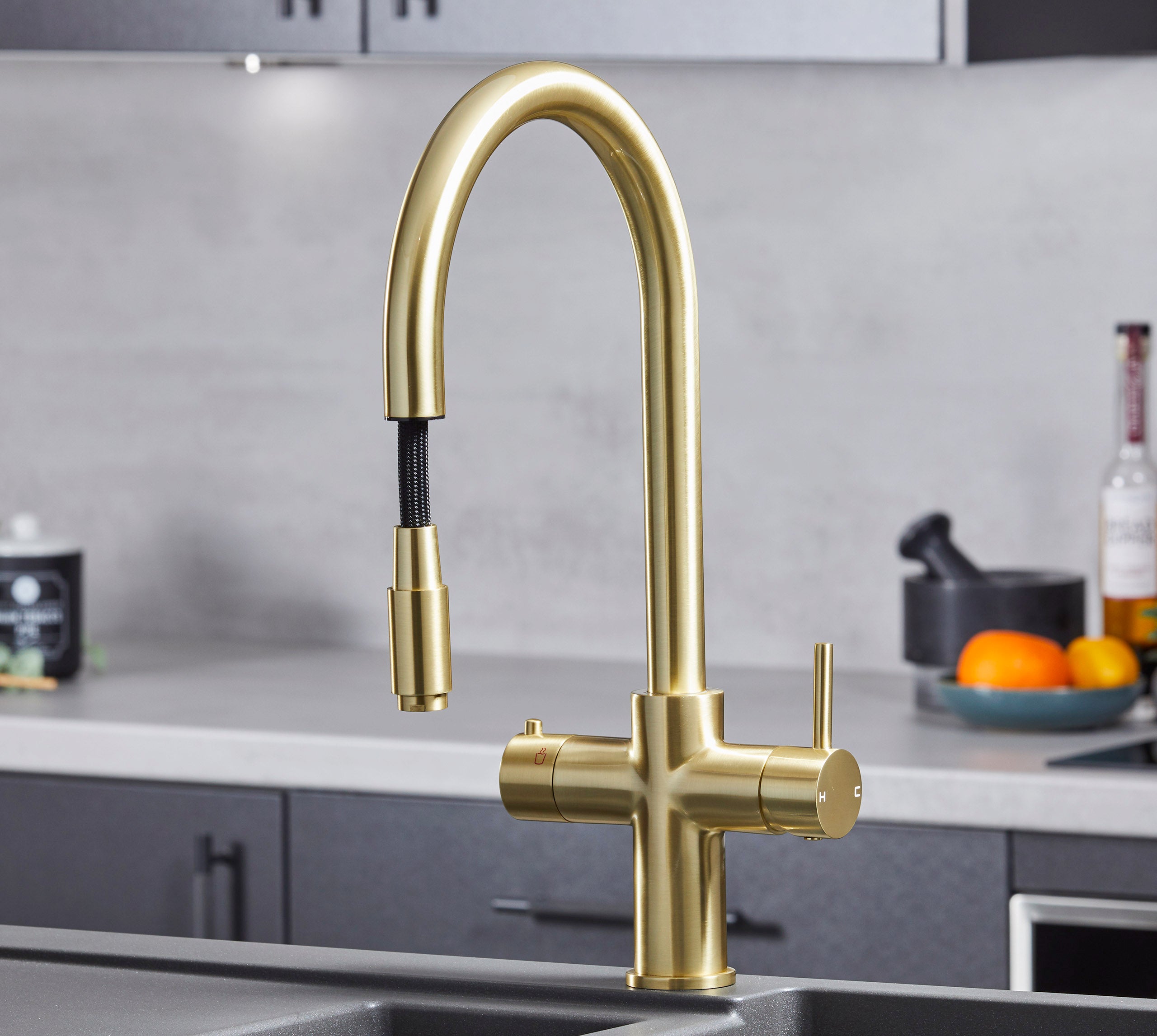 Astra 3-in-1 Pull-Out: Swan Neck - Gold